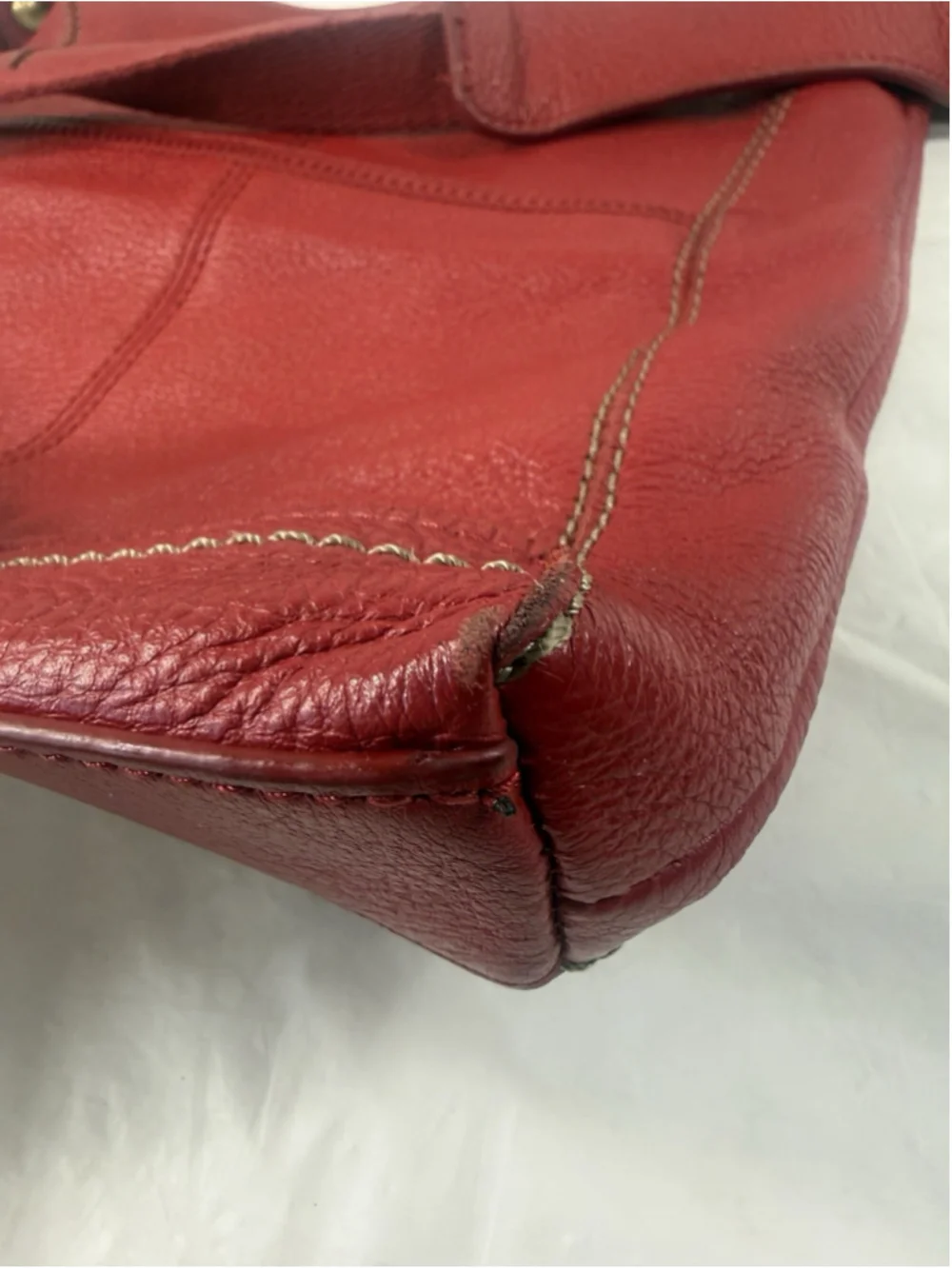 The Sak Iris Red Pebble Leather Brass Tone Crossbody Shoulder Bag EUC MSRP $129